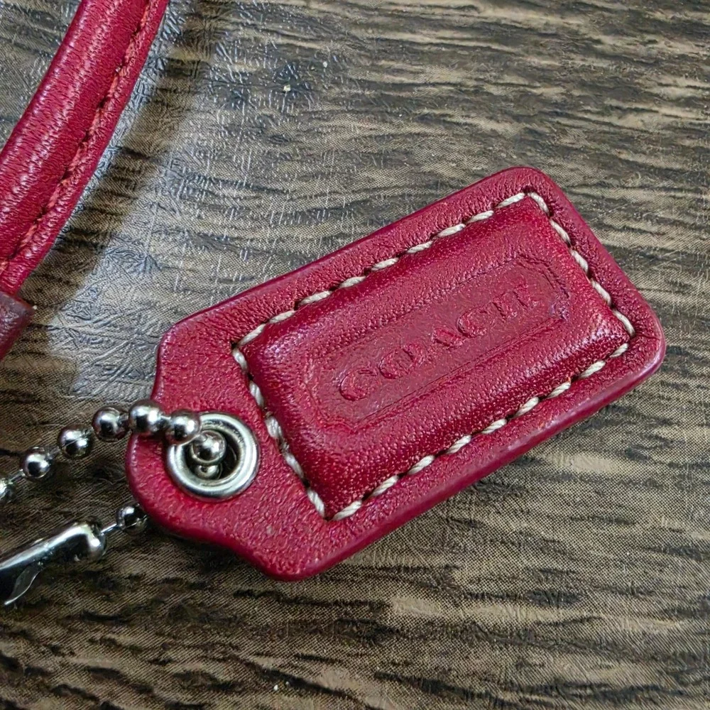 COACH Wristlet Womens Small Red Leather Contrast Stitch Zip Pouch Handbag‎